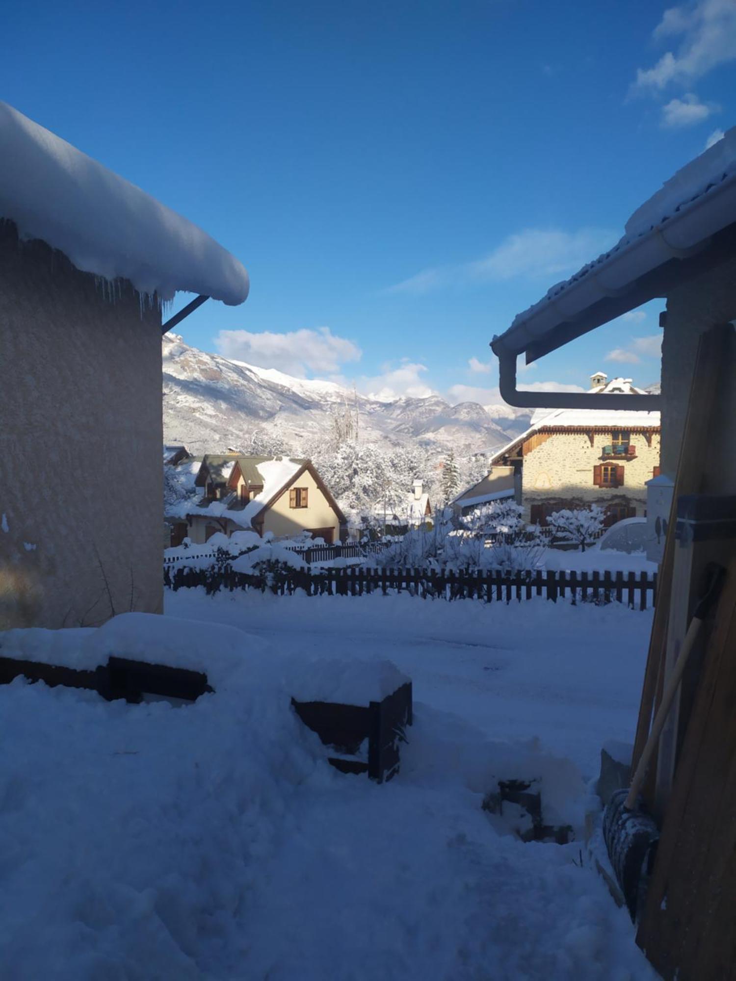 Appartement Cozy Mini House With Beautiful Views à Eygliers Extérieur photo
