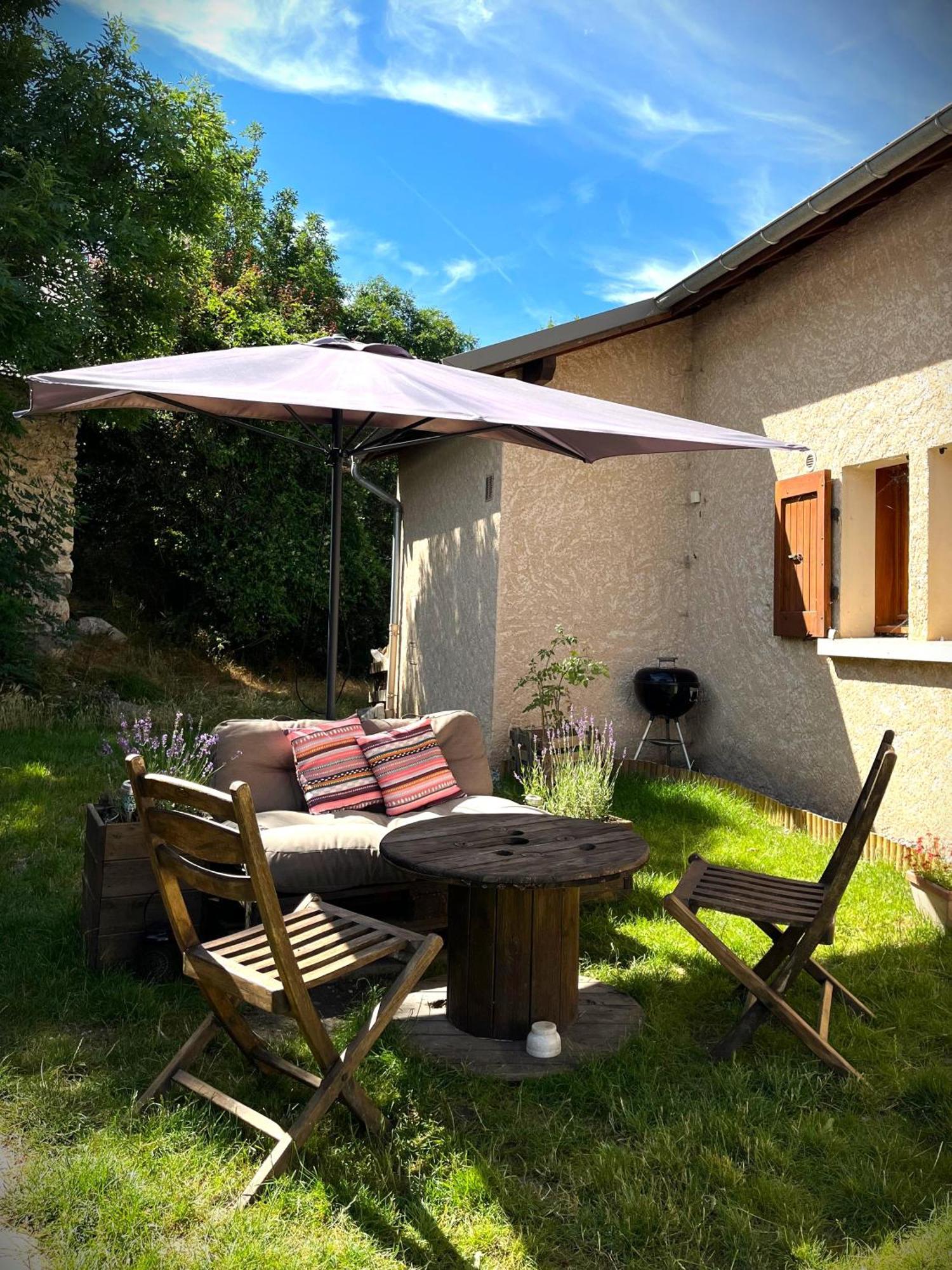 Appartement Cozy Mini House With Beautiful Views à Eygliers Extérieur photo